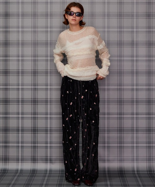 MAISON SPECIAL(メゾンスペシャル)の「Flower Embroidery Velour Easy Pants/フラワーエンブロイダリーベロアイージーパンツ(その他パンツ・レディース・ホワイト/ブラック/ブルー・38/36)」の8枚目の写真