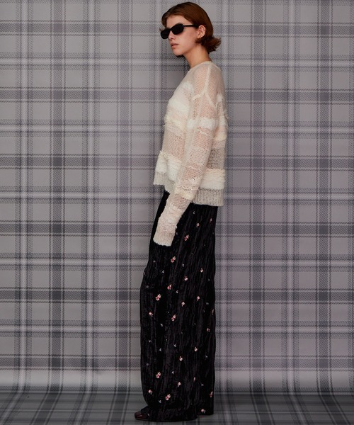 MAISON SPECIAL(メゾンスペシャル)の「Flower Embroidery Velour Easy Pants/フラワーエンブロイダリーベロアイージーパンツ(その他パンツ・レディース・ホワイト/ブラック/ブルー・38/36)」の9枚目の写真