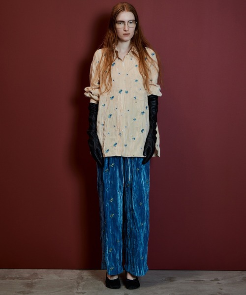 MAISON SPECIAL(メゾンスペシャル)の「Flower Embroidery Velour Easy Pants/フラワーエンブロイダリーベロアイージーパンツ(その他パンツ・レディース・ホワイト/ブラック/ブルー・38/36)」の15枚目の写真
