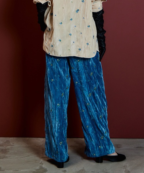 MAISON SPECIAL(メゾンスペシャル)の「Flower Embroidery Velour Easy Pants/フラワーエンブロイダリーベロアイージーパンツ(その他パンツ・レディース・ホワイト/ブラック/ブルー・38/36)」の17枚目の写真