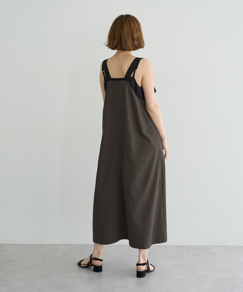 YECCA VECCA(イェッカヴェッカ)の「ベルトストラップサロペット(サロペット/オーバーオール・レディース・チャコールグレー/ベージュ/ダークグリーン・FREE)」の20枚目の写真