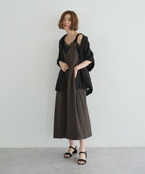YECCA VECCA(イェッカヴェッカ)の「ベルトストラップサロペット(サロペット/オーバーオール・レディース・チャコールグレー/ベージュ/ダークグリーン・FREE)」の22枚目の写真