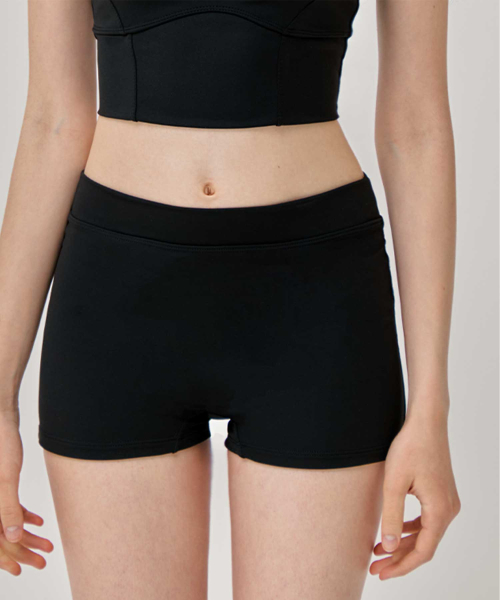 VIKINI VENDER(ビキニベンダー)の「シンプルラインラッシュショーツ - ブラック(その他パンツ・レディース・その他・SMALL/MEDIUM)」の1枚目の写真