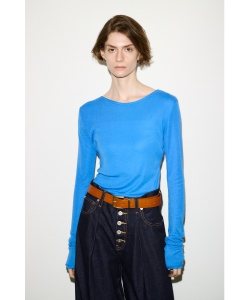 SLY(スライ)の「THROW SHEER FINE FIT C/N TOPS シアーファインフィットクルーネックトップス 秋服 冬服(Tシャツ/カットソー・レディース・ブラック/杢グレー/ブルー/ベージュ/バーガンディー・FREE)」の4枚目の写真