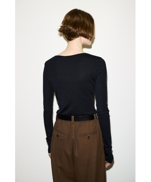 SLY(スライ)の「THROW SHEER FINE FIT C/N TOPS シアーファインフィットクルーネックトップス 秋服 冬服(Tシャツ/カットソー・レディース・ブラック/杢グレー/ブルー/ベージュ/バーガンディー・FREE)」の14枚目の写真