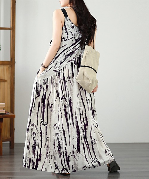 Doux Belle（ドゥーベル）の「総柄キャミロングワンピース（ワンピース・レディース・アイボリー/ローズ・MEDIUM/LARGE/X-LARGE）」の7枚目の写真