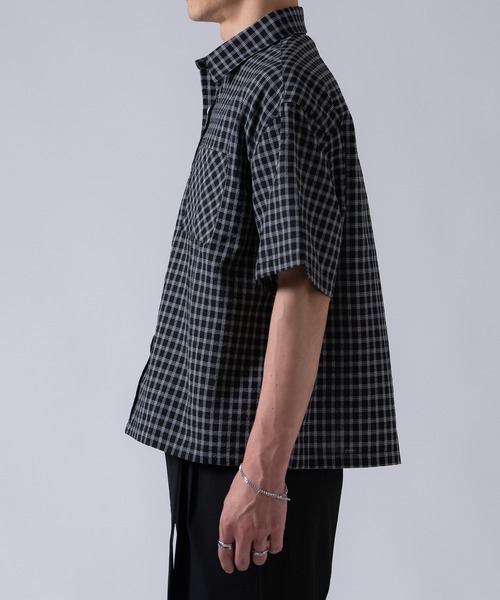 OXA(オグザ)の「ショート丈半袖チェックシャツ OXA(シャツ/ブラウス・メンズ・ブラック/ブラック系・MEDIUM/LARGE)」の4枚目の写真