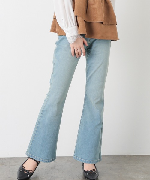 Honeys(ハニーズ)の「デニムフレアパンツ(デニムパンツ・レディース・ブルー系その他/ワンウォッシュ/ブラック・L/LL/M/S/SS)」の2枚目の写真