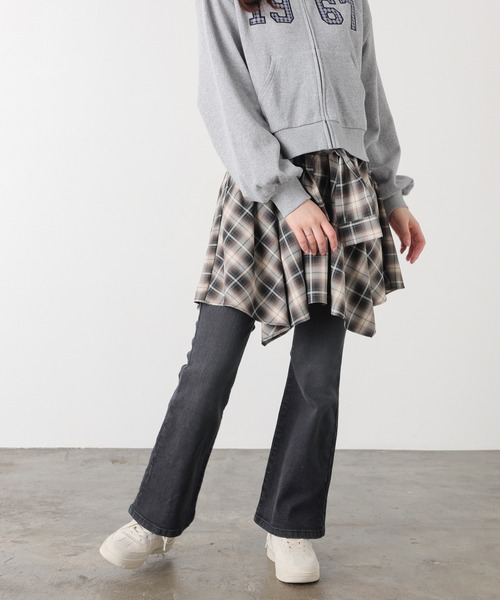 Honeys(ハニーズ)の「デニムフレアパンツ(デニムパンツ・レディース・ブルー系その他/ワンウォッシュ/ブラック・L/LL/M/S/SS)」の6枚目の写真
