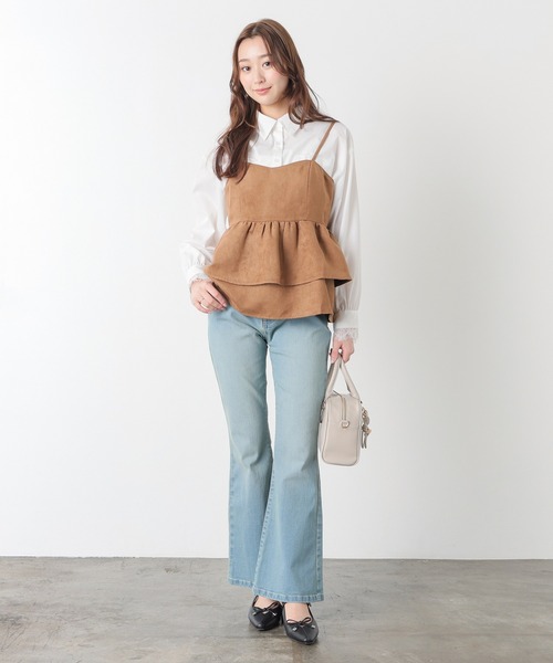 Honeys(ハニーズ)の「デニムフレアパンツ(デニムパンツ・レディース・ブルー系その他/ワンウォッシュ/ブラック・L/LL/M/S/SS)」の8枚目の写真