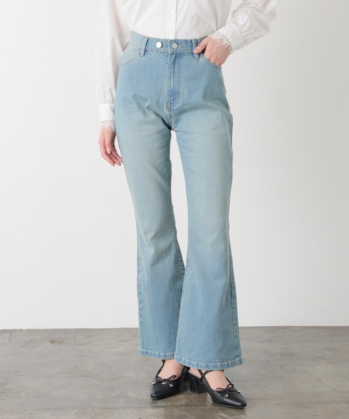 Honeys(ハニーズ)の「デニムフレアパンツ(デニムパンツ・レディース・ブルー系その他/ワンウォッシュ/ブラック・L/LL/M/S/SS)」の12枚目の写真