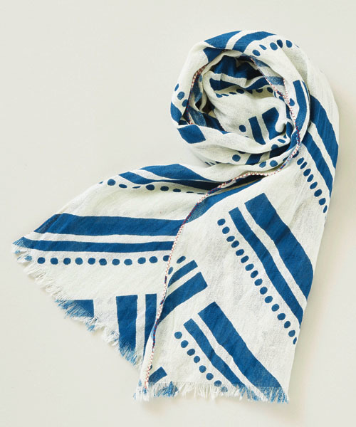 チャイハネ(チャイハネ)の「【チャイハネ】インド綿100% 青色ストール(ストール/ショール・レディース・ブルー/ネイビー/ホワイト/ライトブルー・FREE)」の2枚目の写真