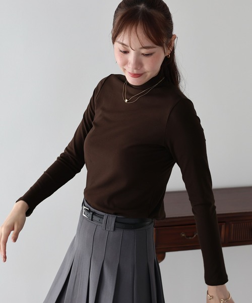 BLUEEAST（ブルーイースト）の「モックネックロングTシャツ（Tシャツ/カットソー・レディース・アイボリー/ブラック/ブラウン・MEDIUM）」の13枚目の写真