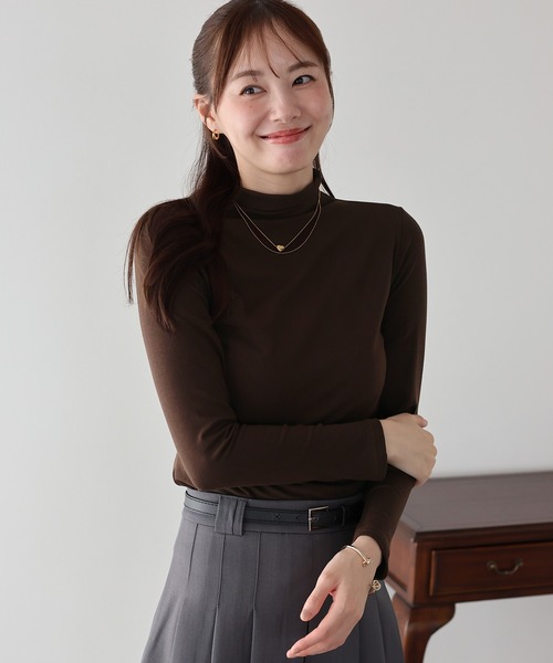 BLUEEAST（ブルーイースト）の「モックネックロングTシャツ（Tシャツ/カットソー・レディース・アイボリー/ブラック/ブラウン・MEDIUM）」の11枚目の写真