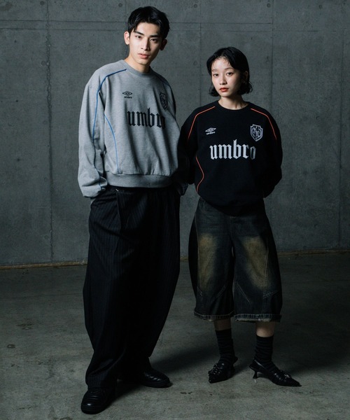 ALAND(エーランド)の「【UNISEX】ALAND×UMBRO/パイピングスウェット(裏毛)(スウェット・メンズ・グレー/ブラック・LARGE/SMALL)」の3枚目の写真