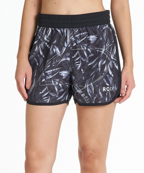 ROXY(ロキシー)の「ROXY FITNESS FEEL FREE SHORTS 柄プリントショートパンツ /撥水 【2026年秋冬モデル】/ロキシー総柄ボトムス(その他パンツ・レディース・グリーン/ブラック/ブルー・SMALL/MEDIUM/LARGE)」の1枚目の写真