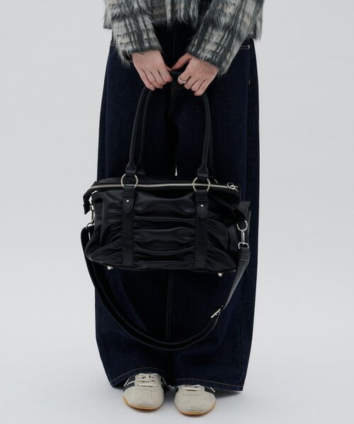 CIAOPANIC TYPY(チャオパニックティピー)の「:【ZOZO限定】ギャザーデザイン2WAYBAG(ショルダーバッグ・レディース・ブラック/ブラウン・ONE SIZE)」の3枚目の写真