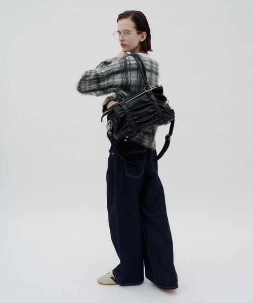 CIAOPANIC TYPY(チャオパニックティピー)の「:【ZOZO限定】ギャザーデザイン2WAYBAG(ショルダーバッグ・レディース・ブラック/ブラウン・ONE SIZE)」の7枚目の写真