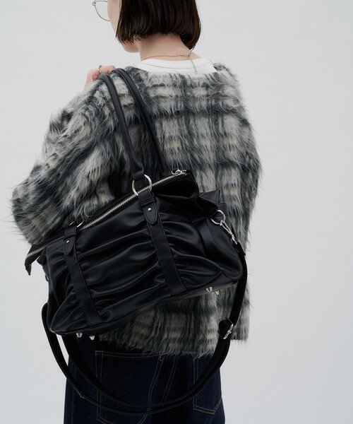 CIAOPANIC TYPY(チャオパニックティピー)の「:【ZOZO限定】ギャザーデザイン2WAYBAG(ショルダーバッグ・レディース・ブラック/ブラウン・ONE SIZE)」の9枚目の写真