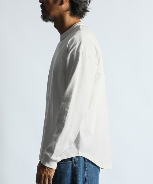 The DUFFER of ST.GEORGE（ザダファーオブセントジョージ）の「【WEB限定アイテム】8oz HEAVY WEIGHT CREW NECK ROUND HEM L/SL TEE：8オンス ヘビーウェイト クルーネック ラウンドヘム ロンT（Tシャツ/カットソー・メンズ・ホワイト/ブラック/ブルー・MEDIUM/SMALL/X-LARGE/LARGE）」の10枚目の写真