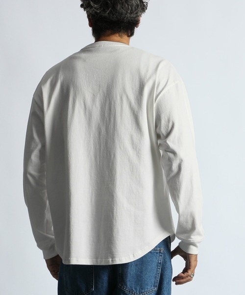 The DUFFER of ST.GEORGE（ザダファーオブセントジョージ）の「【WEB限定アイテム】8oz HEAVY WEIGHT CREW NECK ROUND HEM L/SL TEE：8オンス ヘビーウェイト クルーネック ラウンドヘム ロンT（Tシャツ/カットソー・メンズ・ホワイト/ブラック/ブルー・MEDIUM/SMALL/X-LARGE/LARGE）」の11枚目の写真