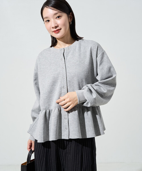 FREAK'S STORE(フリークスストア)の「限定展開 <イージーケア>コットンタッチ ポンチ ペプラム ボタン カーディガン(カーディガン/ボレロ・レディース・サックスブルー/ライトグレー/ブラック/ベージュ/ブラウン・フリ-)」の8枚目の写真