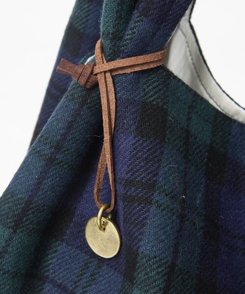 MASTER&Co（マスターアンドコー）の「【MASTER & CO / マスターアンドコー】チェックエコバッグ/サブバッグ/タータンチェック【WEB限定】（エコバッグ/サブバッグ・レディース・ブラック系その他/レッド系その他・フリー）」の14枚目の写真