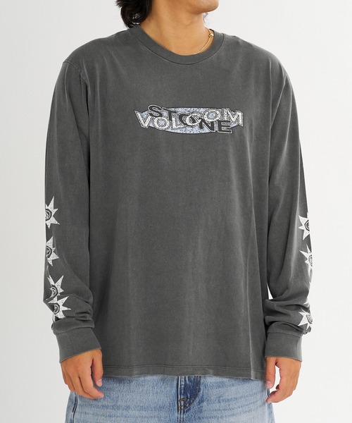VOLCOM（ボルコム）の「【オンライン限定】VOLCOM メンズ STAR VOLCOM LS ロンT 【2026年秋冬モデル】/ボルコム袖プリント長袖ロンT（Tシャツ/カットソー・メンズ・ブラック系その他/ブラック/ホワイト・MEDIUM/LARGE/X-LARGE）」の3枚目の写真