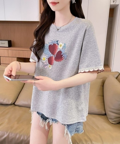 Ritzy(リッツィー)の「いちごプリント柄・フリル半袖Tシャツ(Tシャツ/カットソー・レディース・グレー/ホワイト・LARGE/MEDIUM)」の4枚目の写真