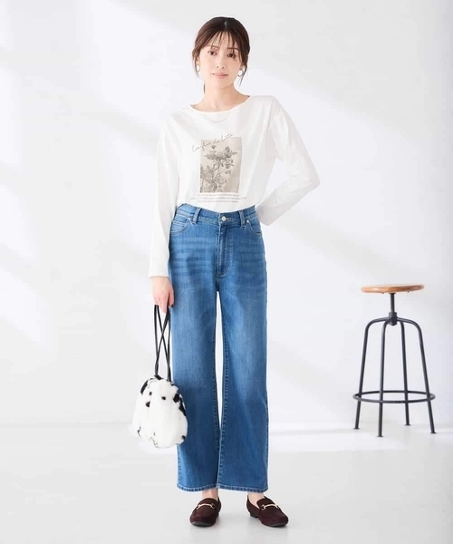 a.v.v（アーヴェヴェ）の「アソート ロゴ プリント 長袖 Tシャツ（Tシャツ/カットソー・レディース・ホワイト/チャコールグレー/アイボリー・36/38/40）」の6枚目の写真
