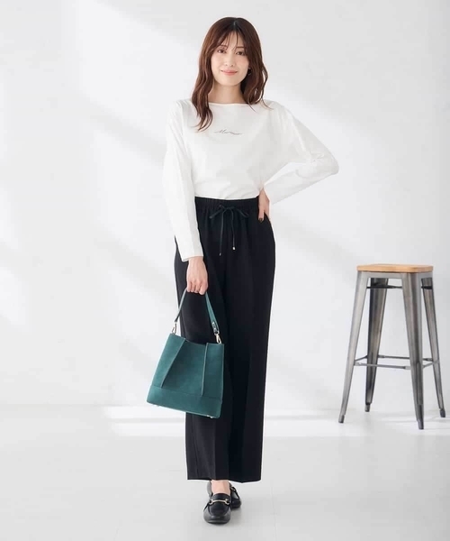 a.v.v（アーヴェヴェ）の「アソート ロゴ プリント 長袖 Tシャツ（Tシャツ/カットソー・レディース・ホワイト/チャコールグレー/アイボリー・36/38/40）」の13枚目の写真
