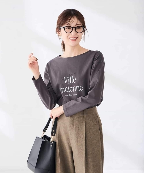 a.v.v（アーヴェヴェ）の「アソート ロゴ プリント 長袖 Tシャツ（Tシャツ/カットソー・レディース・ホワイト/チャコールグレー/アイボリー・36/38/40）」の20枚目の写真