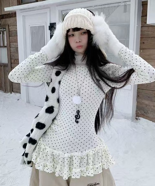 AVYL(アヴィル)の「ドット柄ティアードフリルタイトミニワンピース(ワンピース・レディース・グレー/ホワイト・M)」の6枚目の写真