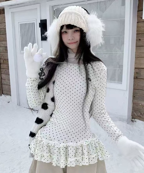 AVYL(アヴィル)の「ドット柄ティアードフリルタイトミニワンピース(ワンピース・レディース・グレー/ホワイト・M)」の8枚目の写真