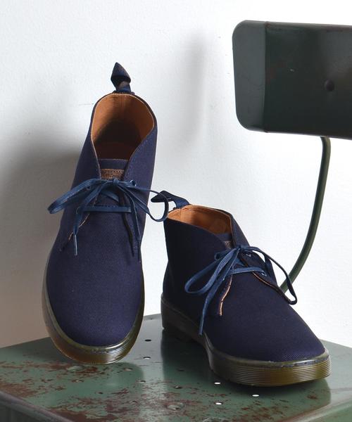 SHIPS JET BLUE(シップスジェットブルー)の「Dr.MARTENS: クルーズ 2アイレット デザートブーツ■(スニーカー・メンズ・ネイビー/ブラック・10/8/9)」の2枚目の写真