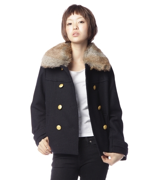 earth music&ecology(アースミュージックアンドエコロジー)の「ファー付P/コート(ピーコート・レディース・チャコールグレー/ネイビー/キャメル・SMALL/MEDIUM)」の6枚目の写真