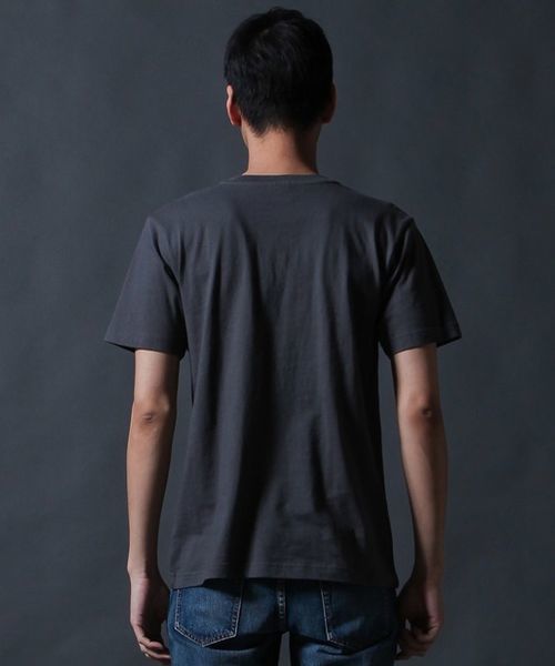 Champion（チャンピオン）の「【Champion】無地VネックTシャツ（Tシャツ/カットソー・メンズ・ダークグレー/グレー/ブラック/グリーン/ネイビー/ホワイト・SMALL/LARGE/MEDIUM/X-LARGE）」の10枚目の写真