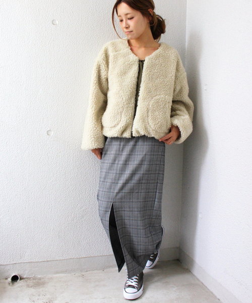 ottilie（オティーリエ）の「（ＷＥＢ限定）ミリタリーボアショートブルゾン（ブルゾン・レディース・グレー/オフホワイト/カーキ・FREE）」の4枚目の写真