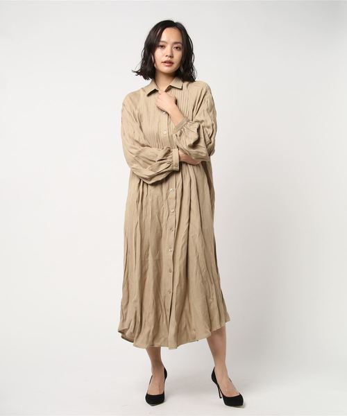 MOUSSY(マウジー)の「PIN TUCK SHIRT DRESS(ワンピース・レディース・ブラック/オフホワイト/ライトベージュ・FREE)」の5枚目の写真
