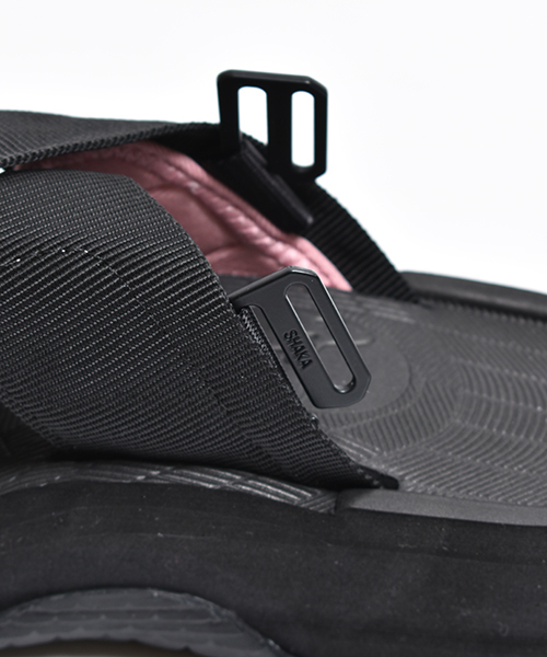 SHAKA（シャカ）の「【高橋愛×SPRiNG コラボ】【SHAKA / シャカ】×【Ai Takahashi / 高橋愛】FIESTA PLATFORM PLUS【厚底スポーティサンダル】（サンダル・レディース・ブラック・24cm/25cm/23cm）」の17枚目の写真