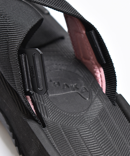 SHAKA（シャカ）の「【高橋愛×SPRiNG コラボ】【SHAKA / シャカ】×【Ai Takahashi / 高橋愛】FIESTA PLATFORM PLUS【厚底スポーティサンダル】（サンダル・レディース・ブラック・24cm/25cm/23cm）」の3枚目の写真