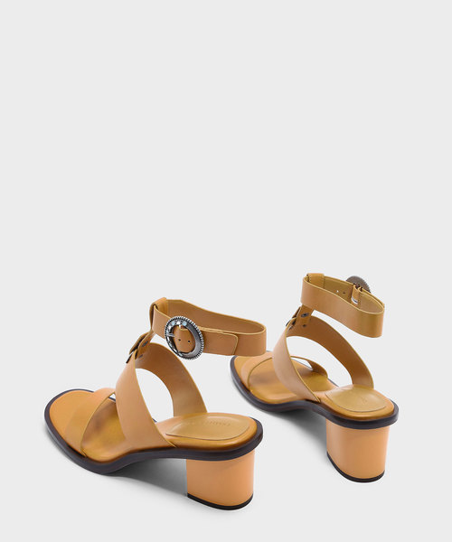 CHARLES & KEITH(チャールズ & キース)の「アンクルストラップヒールサンダル / ANKLE STRAP HEELED SANDALS(サンダル・レディース・マスタード/ブラック・23cm/24.5cm/23.5cm/25cm)」の11枚目の写真