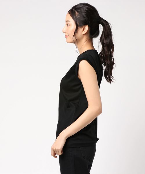 ESTNATION(エストネーション)の「ESTNATION フレンチスリーブTシャツ(Tシャツ/カットソー・レディース・オフホワイト/ブルー/キャメル/ピンク/ブラック・38)」の6枚目の写真