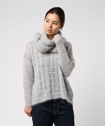 スヌード付ふわふわわたあめニット
