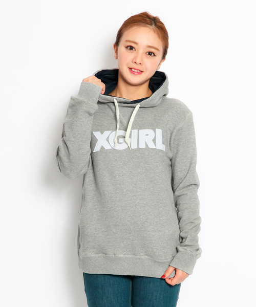 X-girl(エックスガール)の「LOGO PATCHED HOODIE(スウェット・レディース・ブラック/アッシュグレー/ピンク/グリーン/ネイビー・1/2)」の3枚目の写真