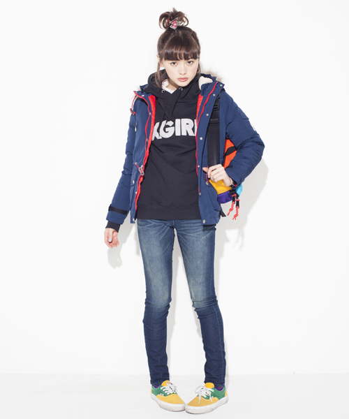 X-girl(エックスガール)の「LOGO PATCHED HOODIE(スウェット・レディース・ブラック/アッシュグレー/ピンク/グリーン/ネイビー・1/2)」の9枚目の写真