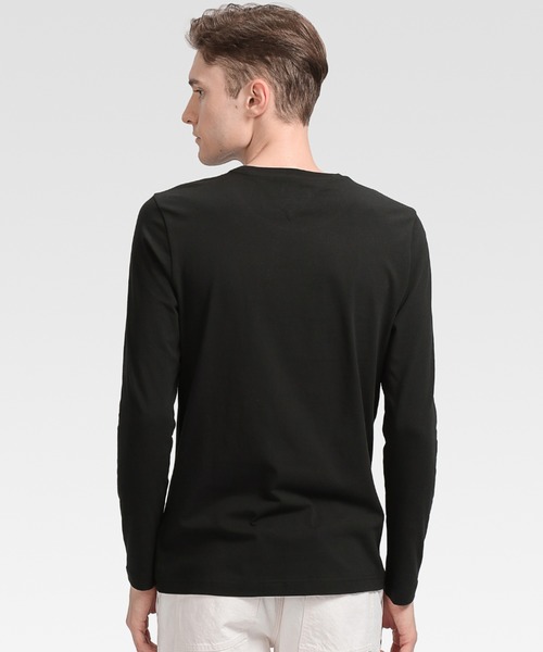 TOMMY HILFIGER(トミーヒルフィガー)の「【オンライン限定】トミーヒルフィガー ワンポイントロゴロングスリーブTシャツ(Tシャツ/カットソー・メンズ・ホワイト/ブラック/ネイビー・SMALL/MEDIUM/LARGE/X-LARGE)」の8枚目の写真