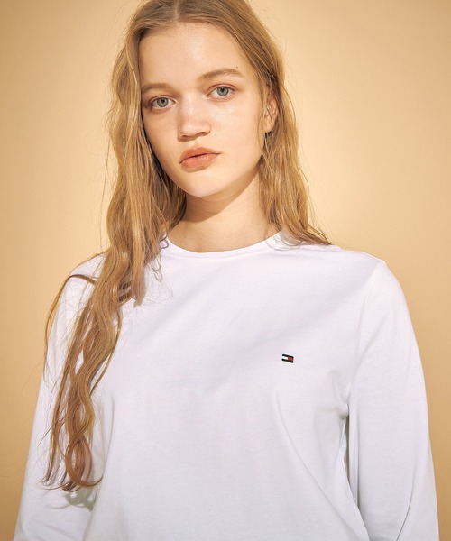 TOMMY HILFIGER(トミーヒルフィガー)の「【オンライン限定】トミーヒルフィガー ワンポイントロゴロングスリーブTシャツ(Tシャツ/カットソー・メンズ・ホワイト/ブラック/ネイビー・SMALL/MEDIUM/LARGE/X-LARGE)」の20枚目の写真