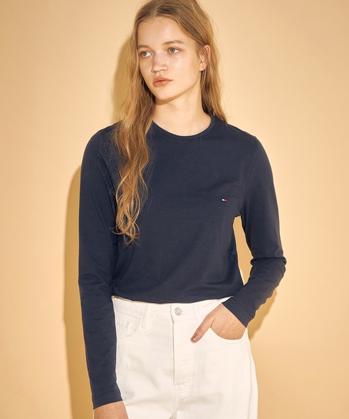 TOMMY HILFIGER(トミーヒルフィガー)の「【オンライン限定】トミーヒルフィガー ワンポイントロゴロングスリーブTシャツ(Tシャツ/カットソー・メンズ・ホワイト/ブラック/ネイビー・SMALL/MEDIUM/LARGE/X-LARGE)」の16枚目の写真