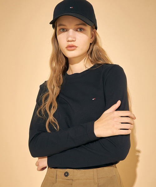 TOMMY HILFIGER(トミーヒルフィガー)の「【オンライン限定】トミーヒルフィガー ワンポイントロゴロングスリーブTシャツ(Tシャツ/カットソー・メンズ・ホワイト/ブラック/ネイビー・SMALL/MEDIUM/LARGE/X-LARGE)」の21枚目の写真